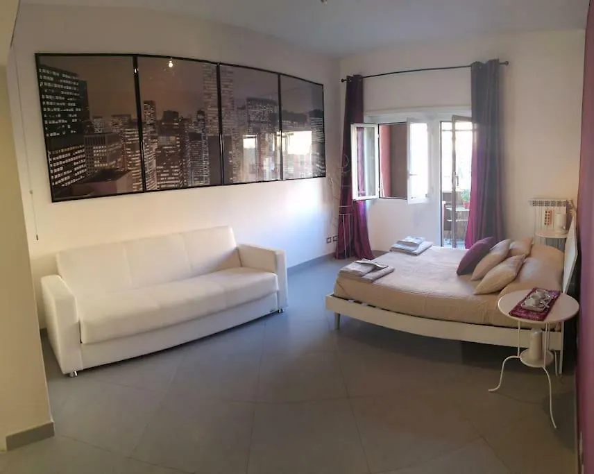 Rhome Away Marconi Rome